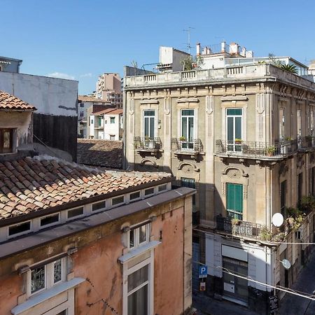Centre Apartment Grotte Bianche Catania Bagian luar foto