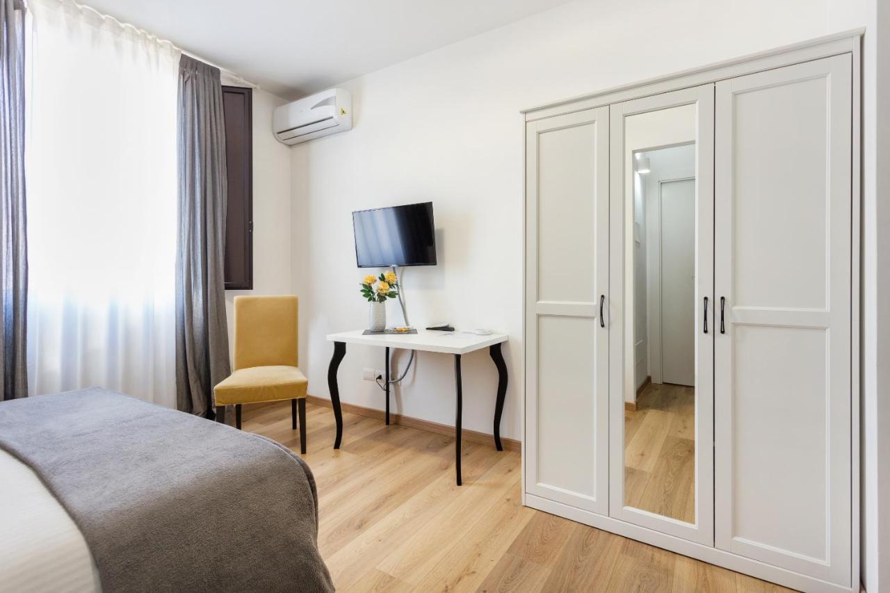 Centre Apartment Grotte Bianche Catania Bagian luar foto