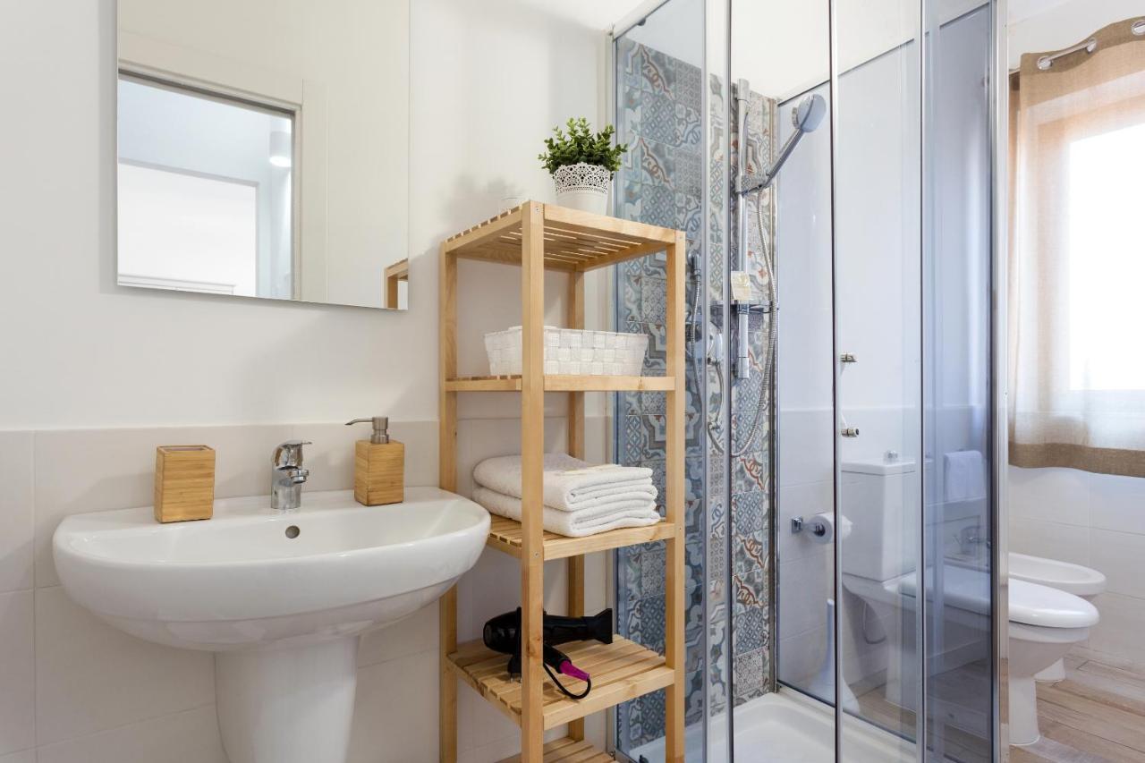 Centre Apartment Grotte Bianche Catania Bagian luar foto