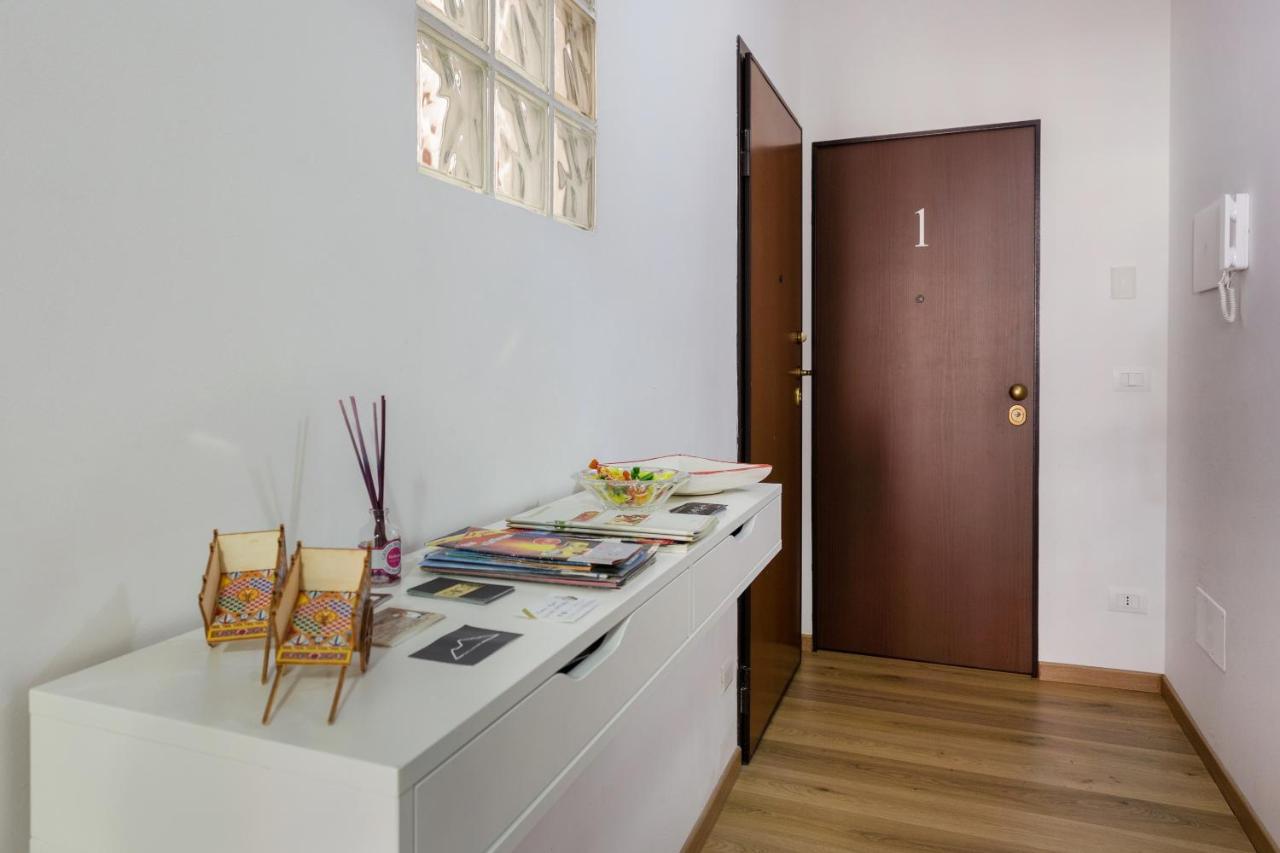 Centre Apartment Grotte Bianche Catania Bagian luar foto