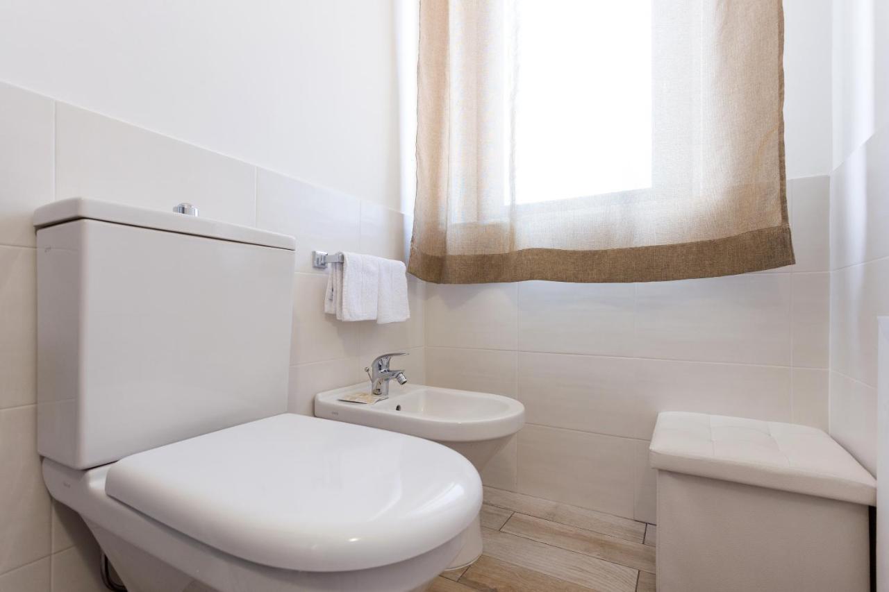 Centre Apartment Grotte Bianche Catania Bagian luar foto