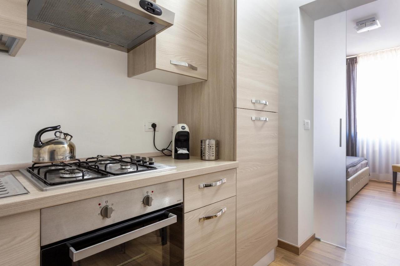 Centre Apartment Grotte Bianche Catania Bagian luar foto